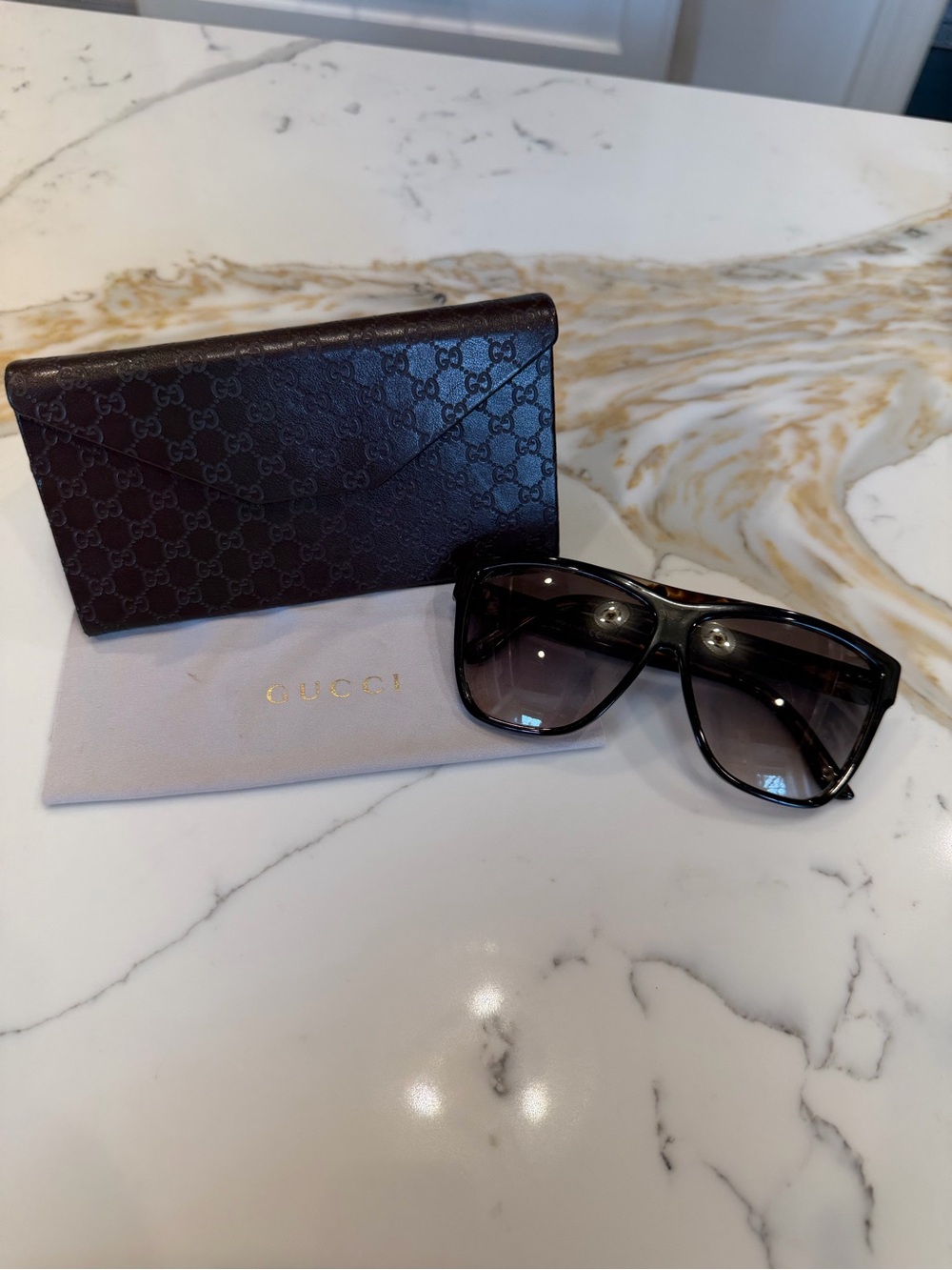 Gucci GG3540/S Tortoiseshell Oversized Sunglasses – Classic Chi